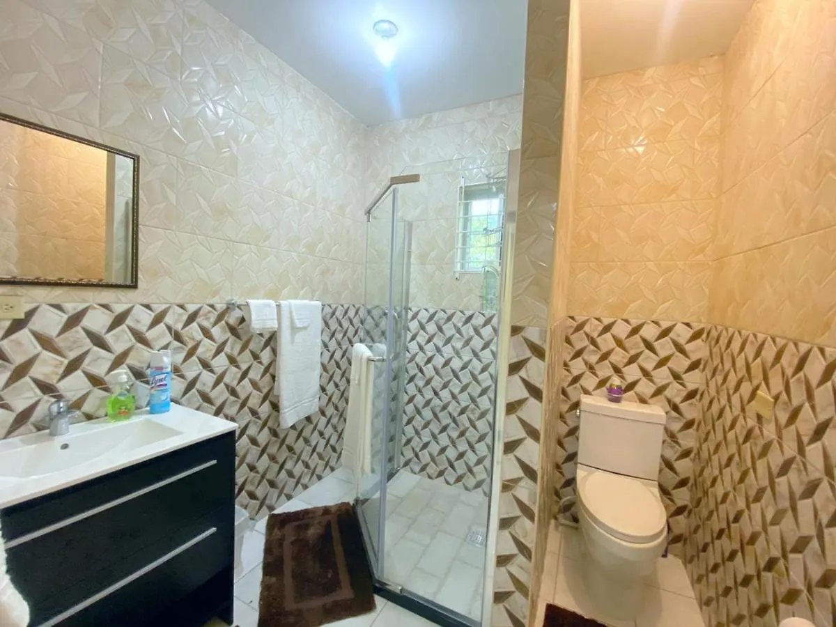 Russell Heights Vacation Home Кингстон Дом отдыха